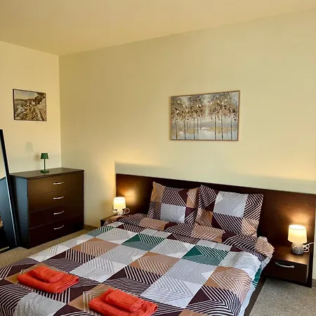 דירה Gino's Place 2 Home2host בנסקו