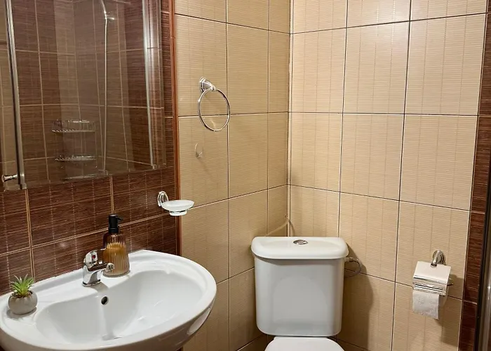 Gino's Place 2 Home2host 班斯科