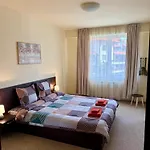 Gino's Place 2 Home2host Appartement *
